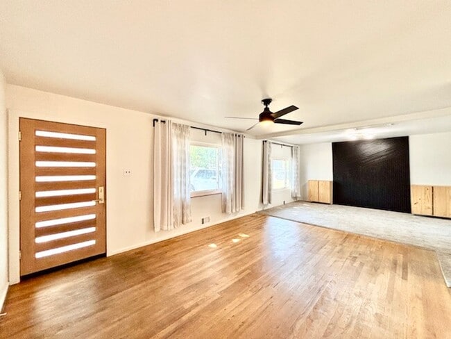 Building Photo - South Denver Brick Ranch