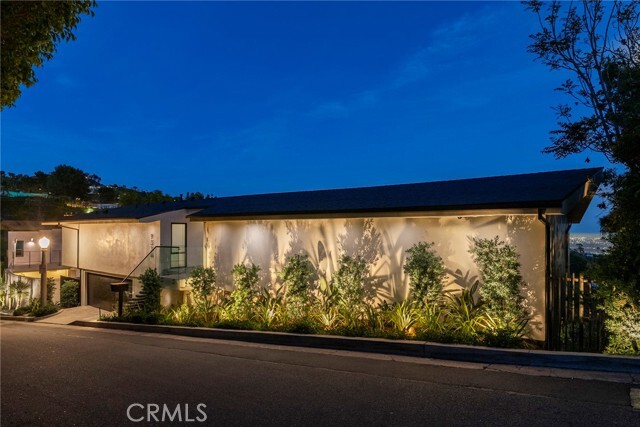 Building Photo - 9336 Lloydcrest Dr