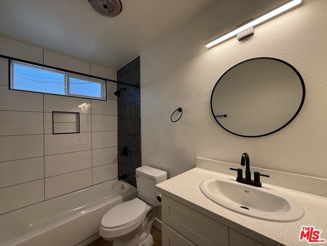 Building Photo - 314 S Clark Dr