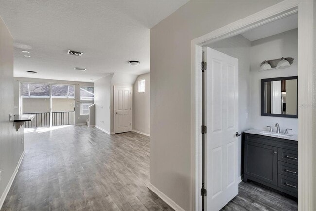 Building Photo - 7322 S Trask St