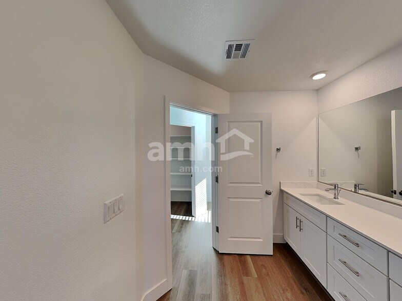 Building Photo - 5854 Fly Fisher St