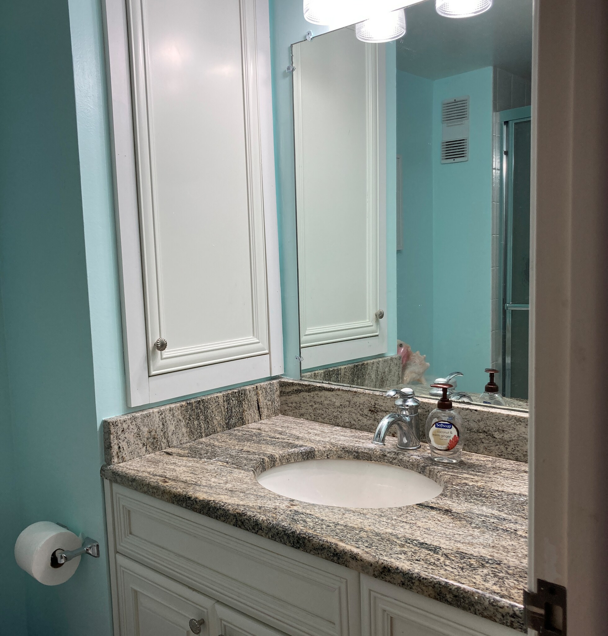Guest Bath - 3215 S Ocean Blvd