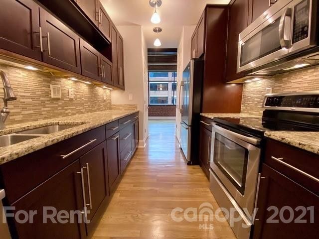 Kitchen - 310 Arlington Ave