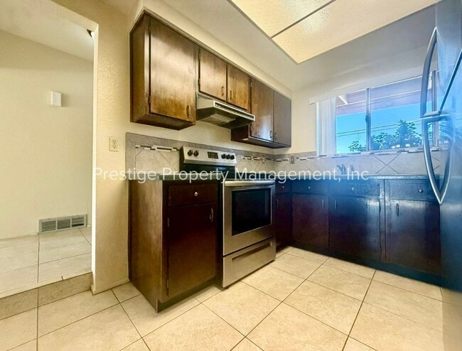 Building Photo - 2618 S Camino Seco