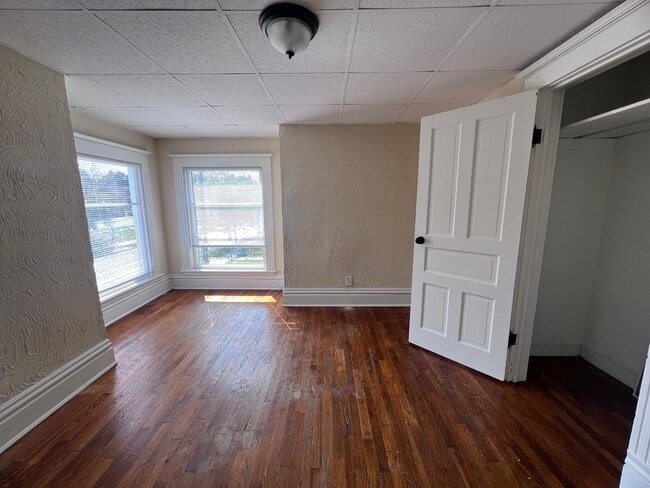 Building Photo - Spacious Four Bedroom Home Full of Character!