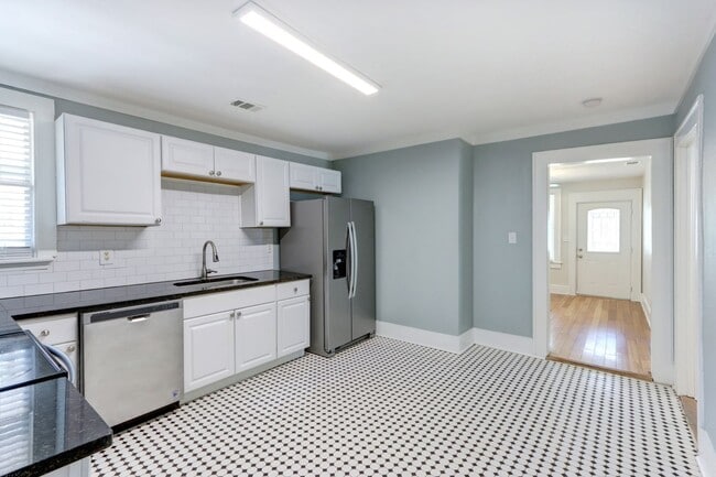 Building Photo - Four Bedroom - Two Bathroom - Single Famil...