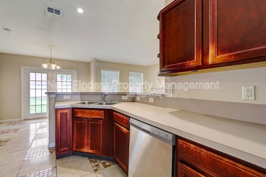 Building Photo - 9703 Cedar Ridge Dr W