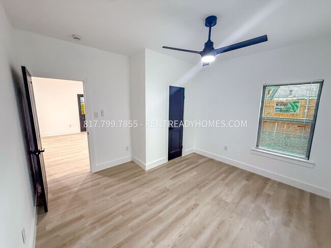 Building Photo - 1337 W Bewick St
