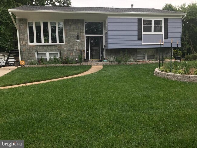 Building Photo - 8418 Stonewall Dr