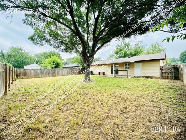 Building Photo - 6707 Spring Hollow St