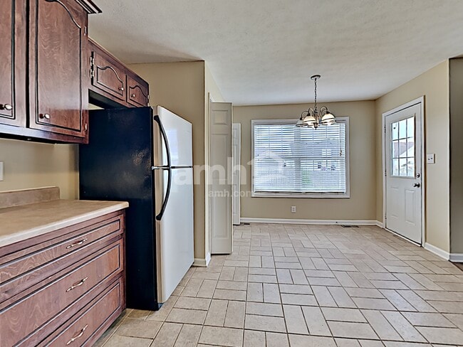 Building Photo - 3647 Cindy Jo Dr S