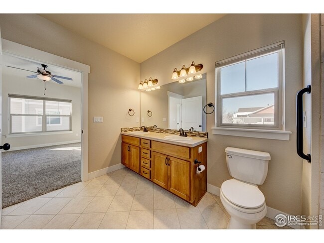 Building Photo - 4662 Hahns Peak Dr
