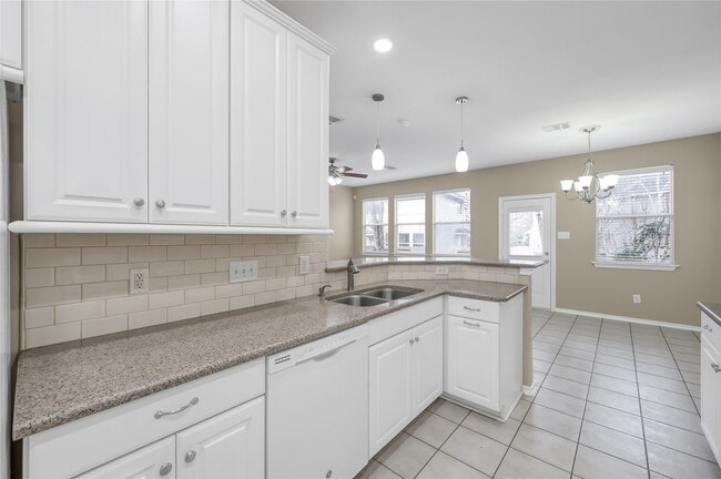 Building Photo - 19 Peach Ridge Pl