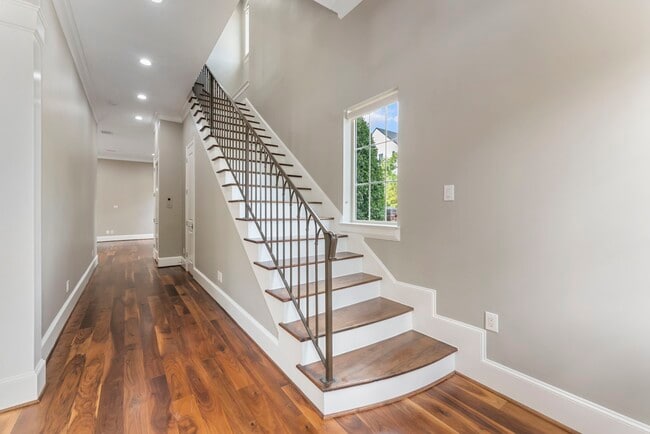 Building Photo - 14 Jetty Point Dr