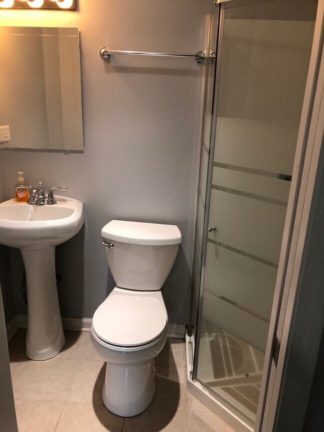 Building Photo - 115 Grant St