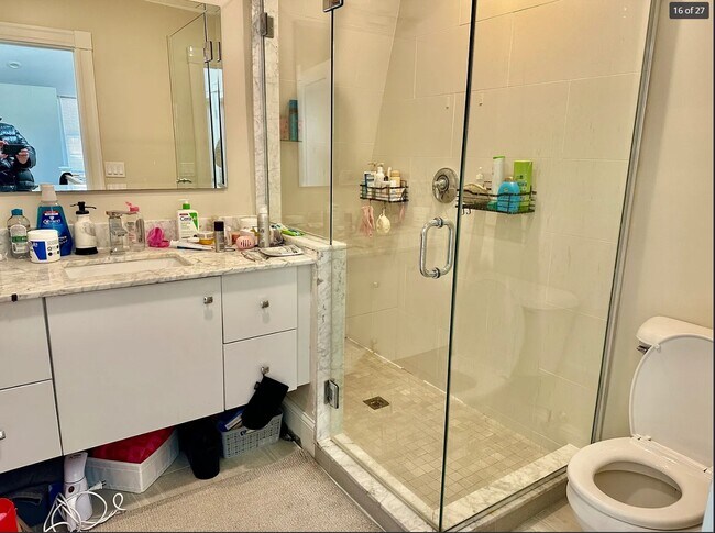 Building Photo - 470 Green St