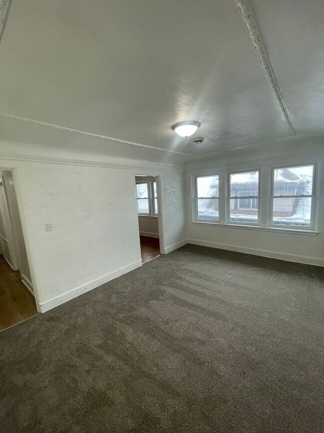 Interior Photo - 1921-1923 W Greenfield Ave. (5 Unit)
