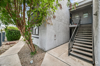 Building Photo - 4410 N Longview Ave
