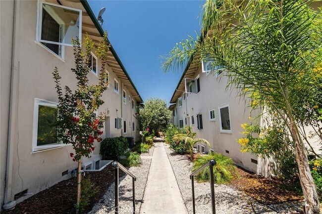 Building Photo - 1811 Sherer Ln