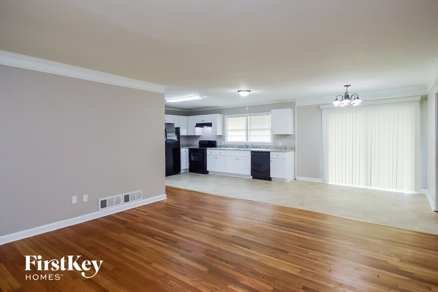 Building Photo - 1175 Milstead Ave NE