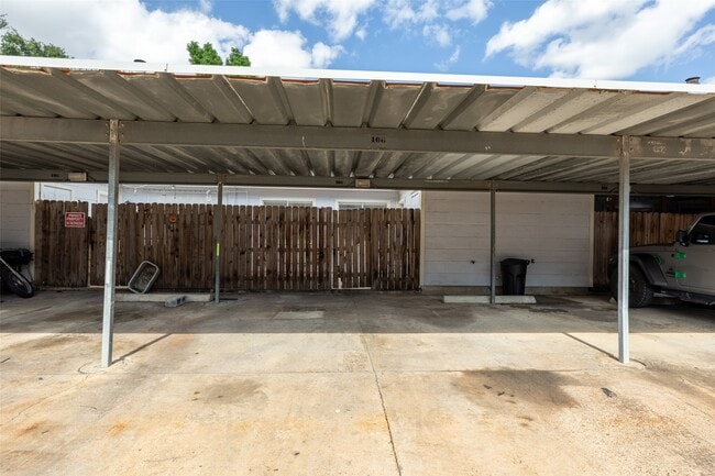 Building Photo - 8101 Amelia Rd