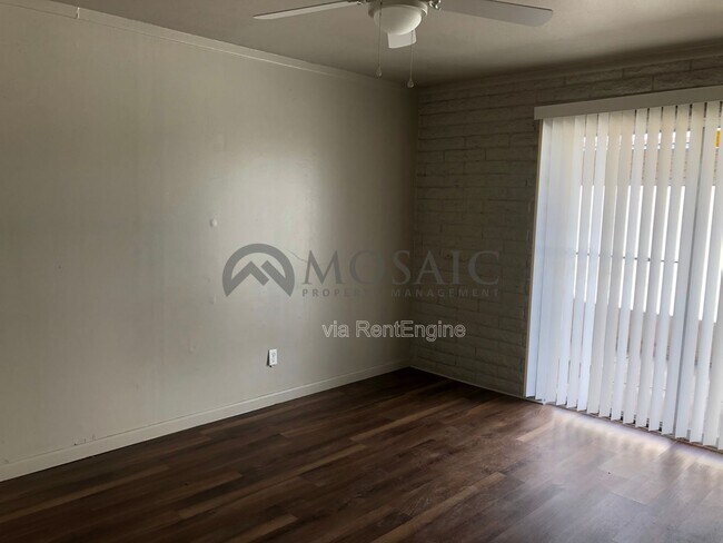 Building Photo - 1204 S McClintock Dr