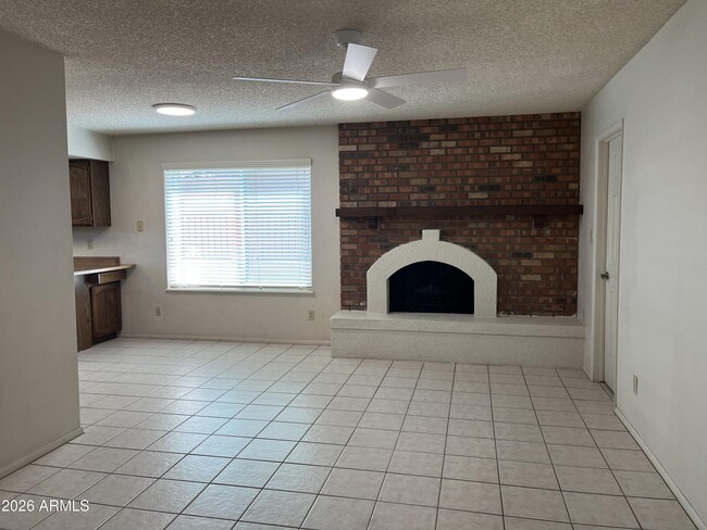 Building Photo - 10624 W Griswold Rd