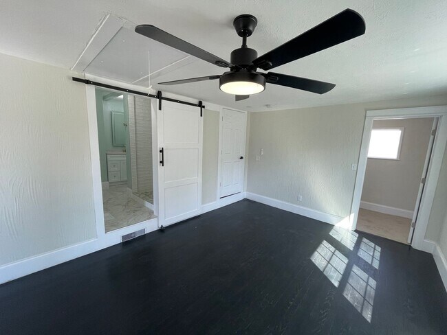 Building Photo - GORGEOUS 4 BEDROOM HOME