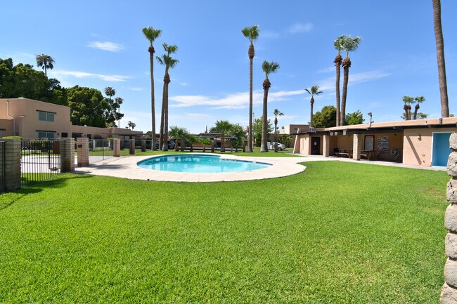 Building Photo - 2490 W Yowell Ct