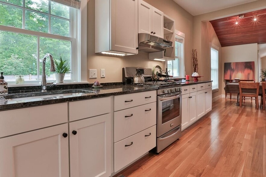 Building Photo - 26 N Main, 3