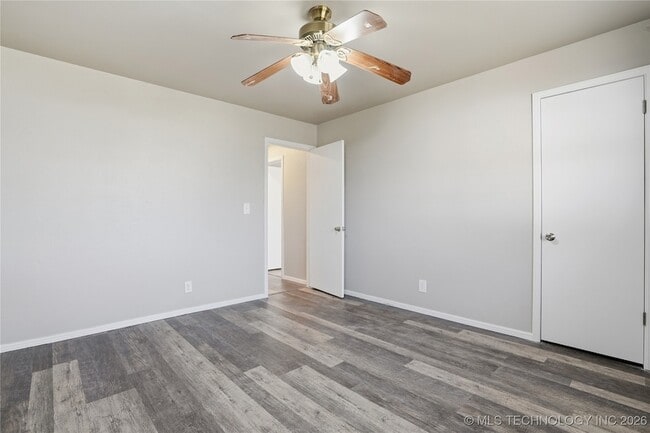 Building Photo - 7450 N 117th E Ave