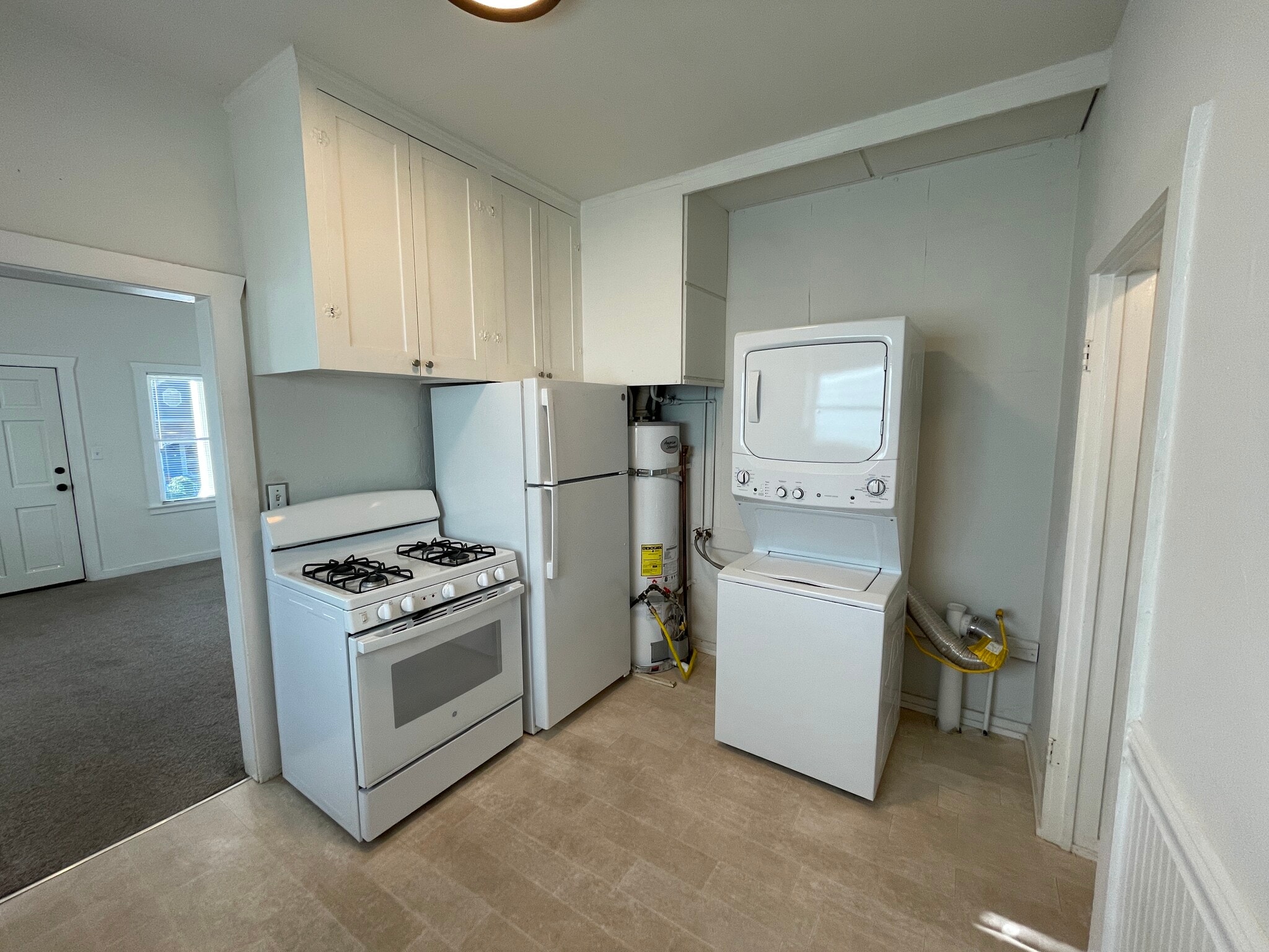 Building Photo - 418 W Main St