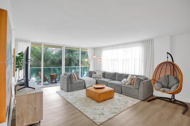 Building Photo - 2501 S Ocean Dr