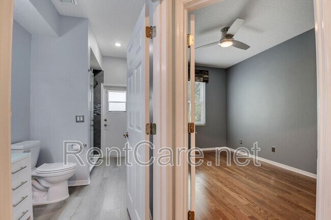 Building Photo - 219 Isle of Sky Cir