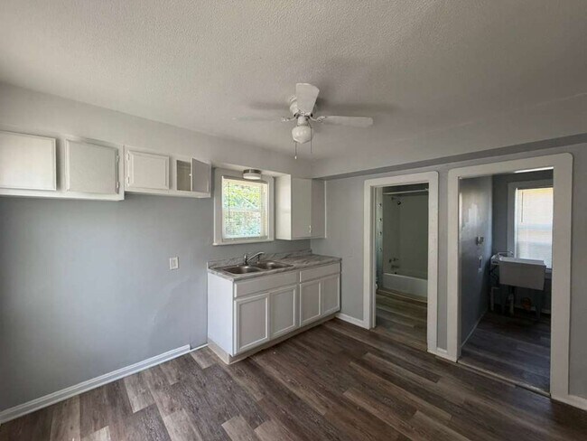 Building Photo - 3130 W 33rd St