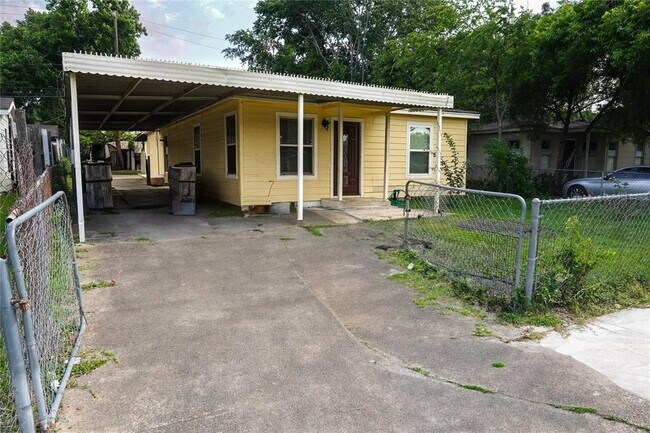 Building Photo - 6907 Keller St