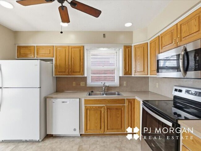 Building Photo - 9524-9526