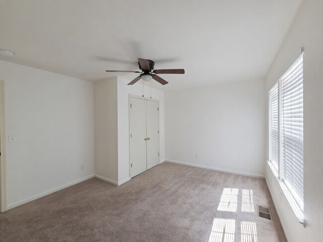 Building Photo - Spacious 4-Bedroom Home with Solar, Finished Garage, Large Pantry & Low-Maintenance Backyard in M...
