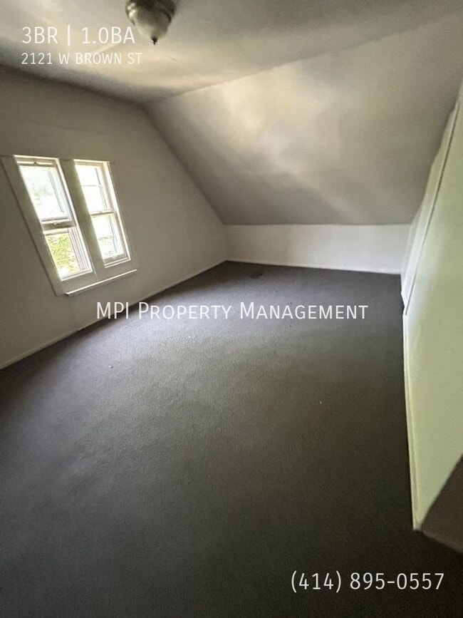 Building Photo - 2121 W Brown St