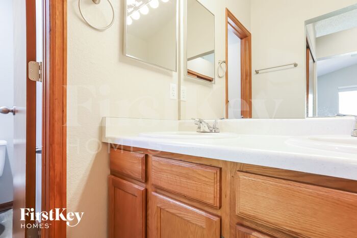 Building Photo - 8870 Clover Meadow Ln