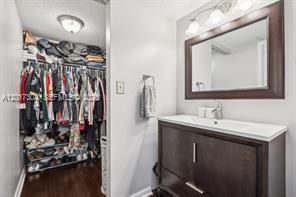 Building Photo - 301 Olivewood Pl