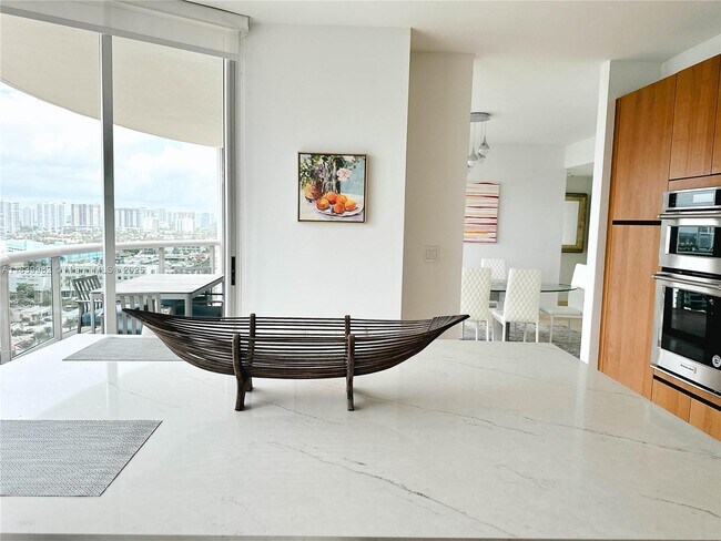 Building Photo - 17555 Collins Ave