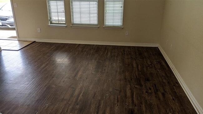 Building Photo - 114 Sendero Dr