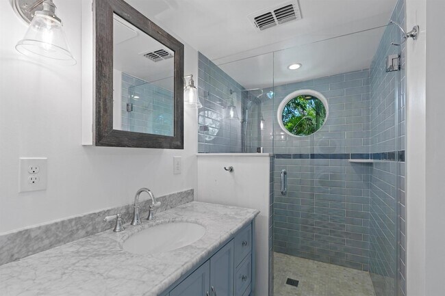 Building Photo - 430 N Ocean Breeze