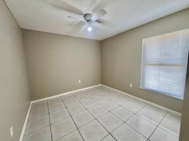 Building Photo - 2342 Queenswood Cir