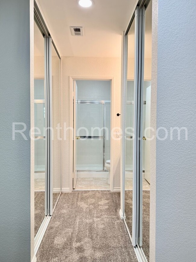 Building Photo - 10750 Aderman Ave