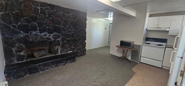 Building Photo - 165 W 250 N