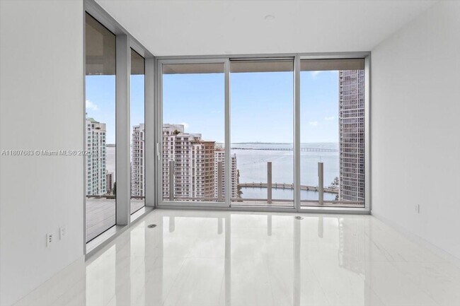 Building Photo - 300 Biscayne Blvd Way