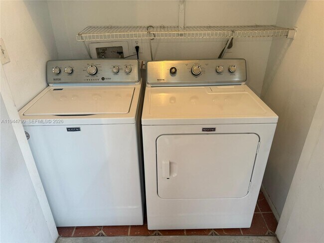 Building Photo - 15581 SW 104th Terrace