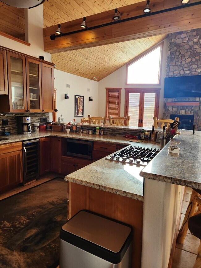 Building Photo - 33 Timberline Dr